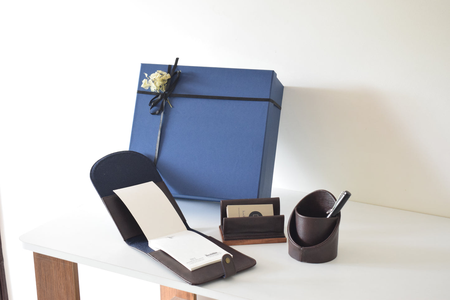 Drop Pen Holder