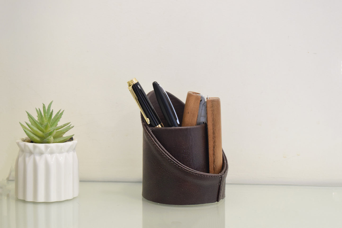 Drop Pen Holder