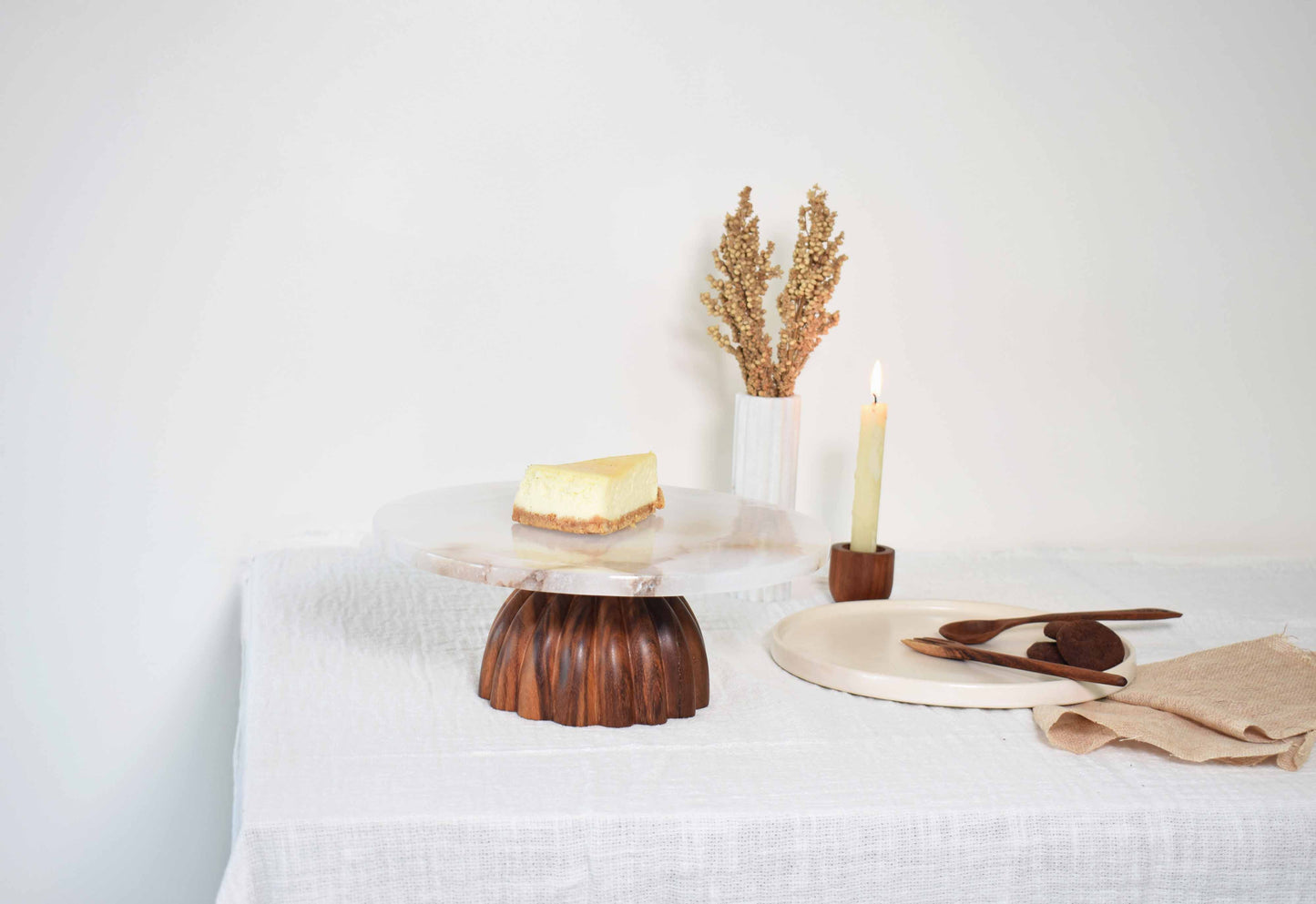 Ribbed Cake Stand