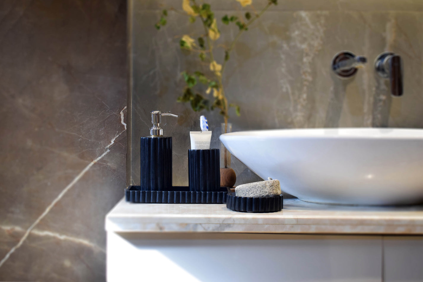 Black marble bathroom set HALFDOT
