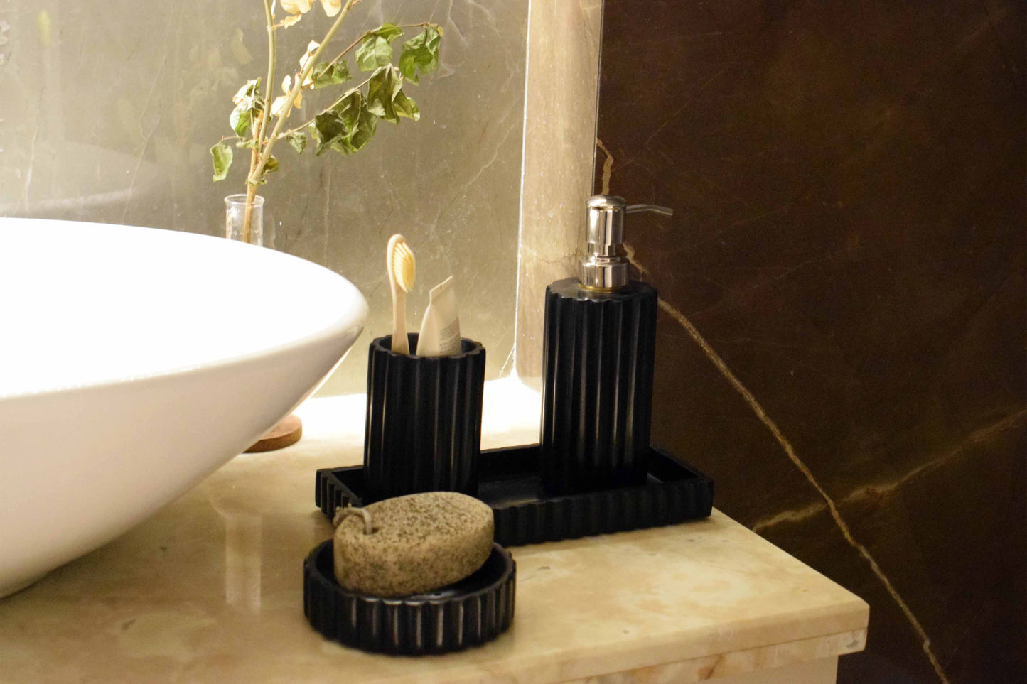 Fluted Bathroom Set - Black