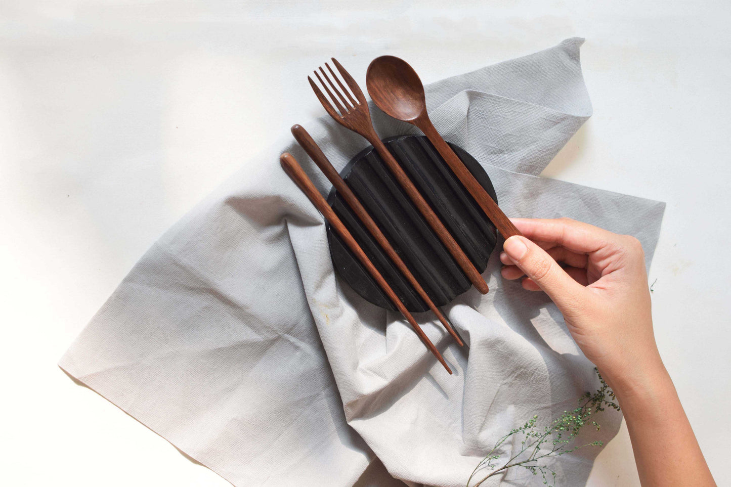 wooden cutlery for dining