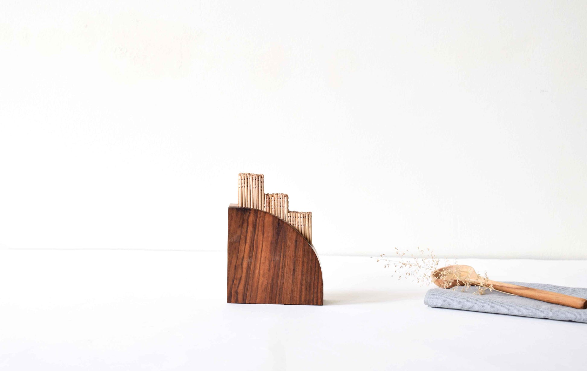 holder for toothpick in wood for decor and utility