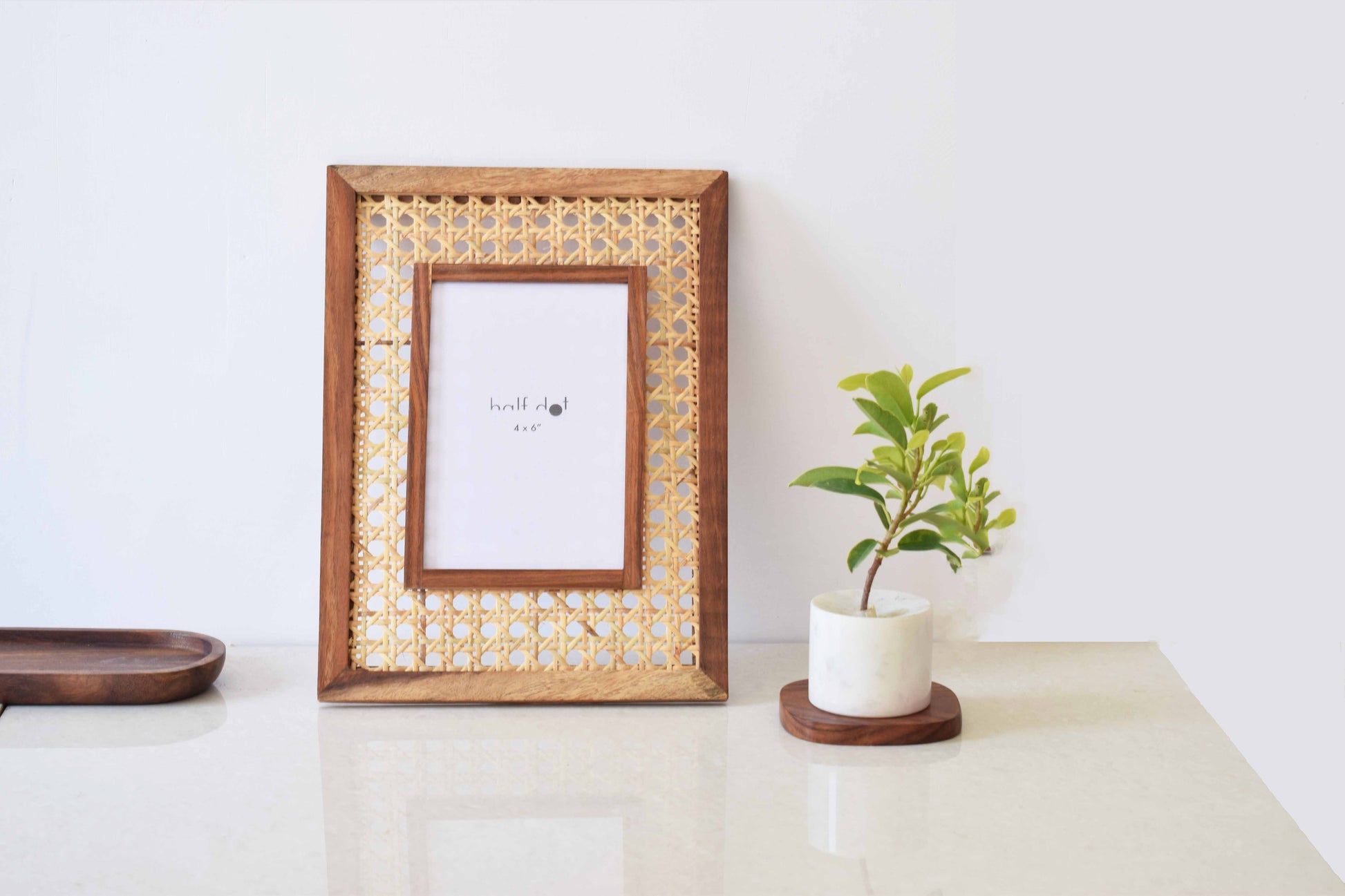 wooden photo frames for decor 